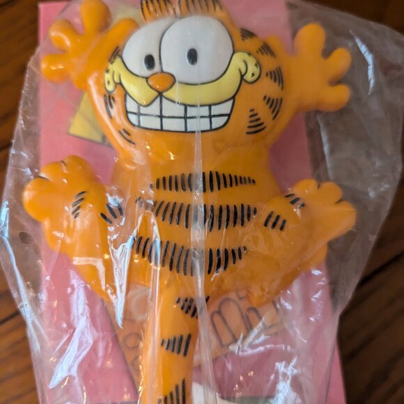 100% Pure Garfield Soap & Bath Brush Vintage 1978 Avon Products Pink Box NIB - Picture 12 of 13